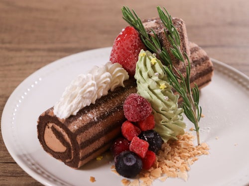 フリーカットだからお好みのサイズで作れる!ブッシュドノエル